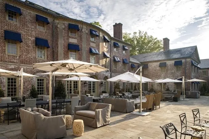 Colonial House and Griffin Hotel Check In