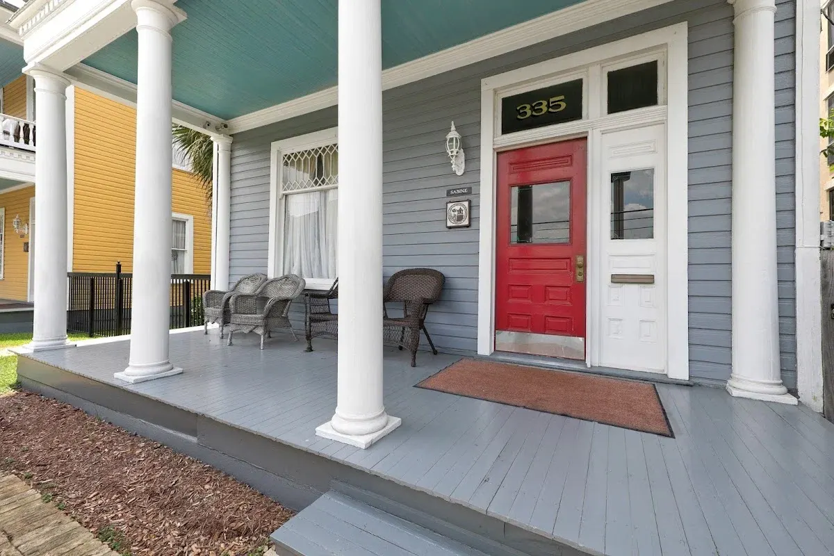 Arbor House Suites