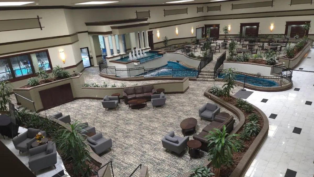 Holiday Inn & Suites Cincinnati-Eastgate (I-275E) by IHG
