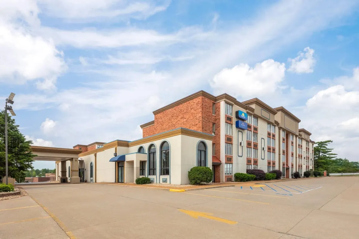 Days Inn Suites by Wyndham Festus