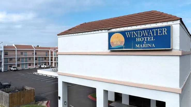 WindWater Hotel & Marina