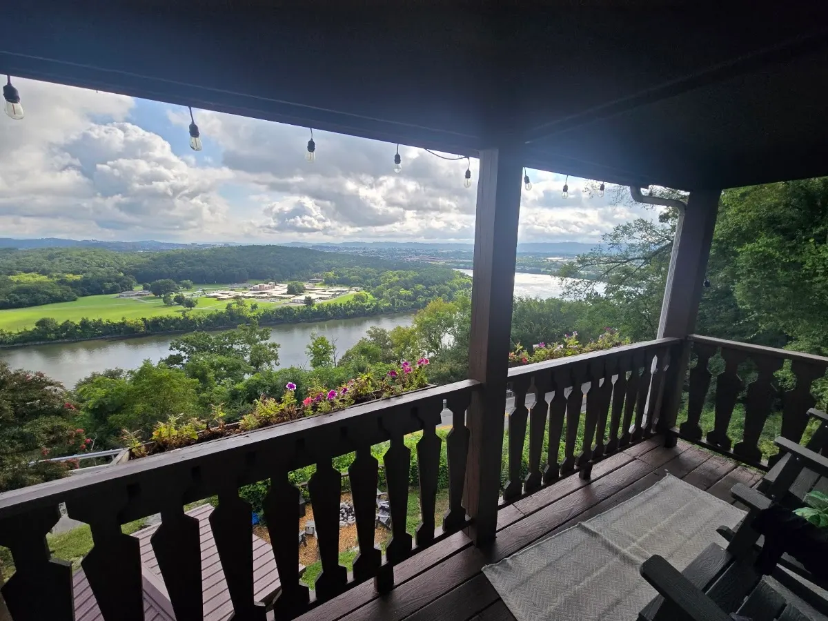 Riverview Inn