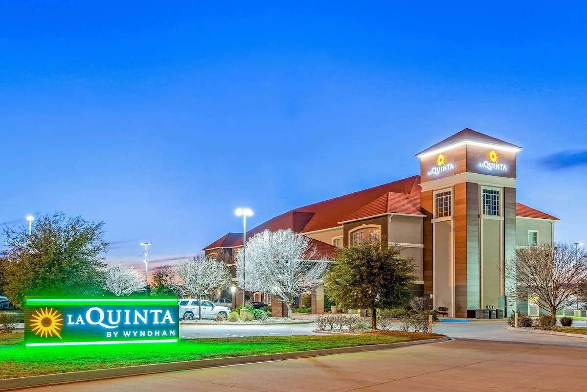 La Quinta Inn & Suites by Wyndham Eastland