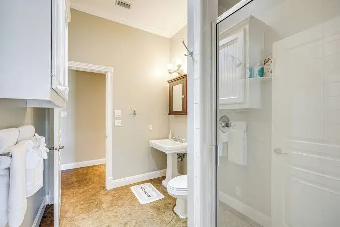 Near Golfing & Parks: Serene San Antonio Home