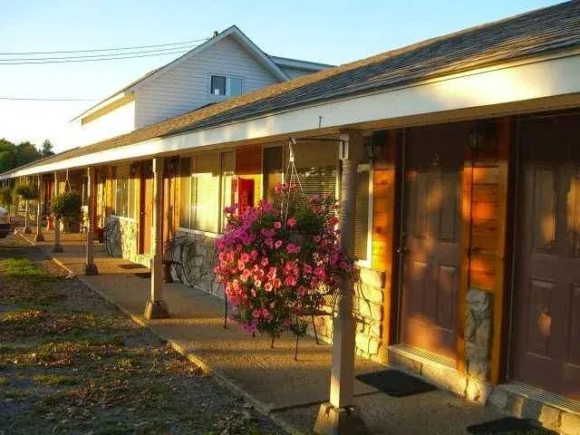Savannah House Wine Country Inn & Cottages