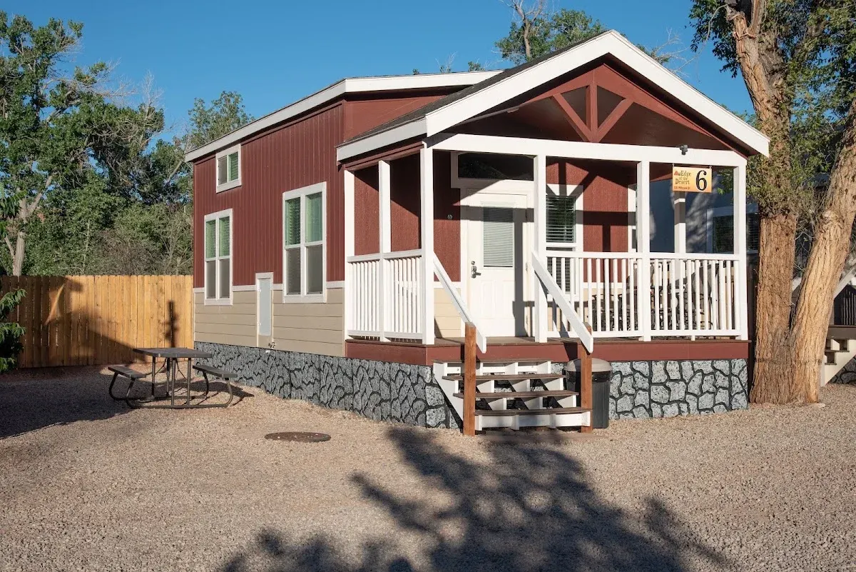 Edge of the Desert Inn