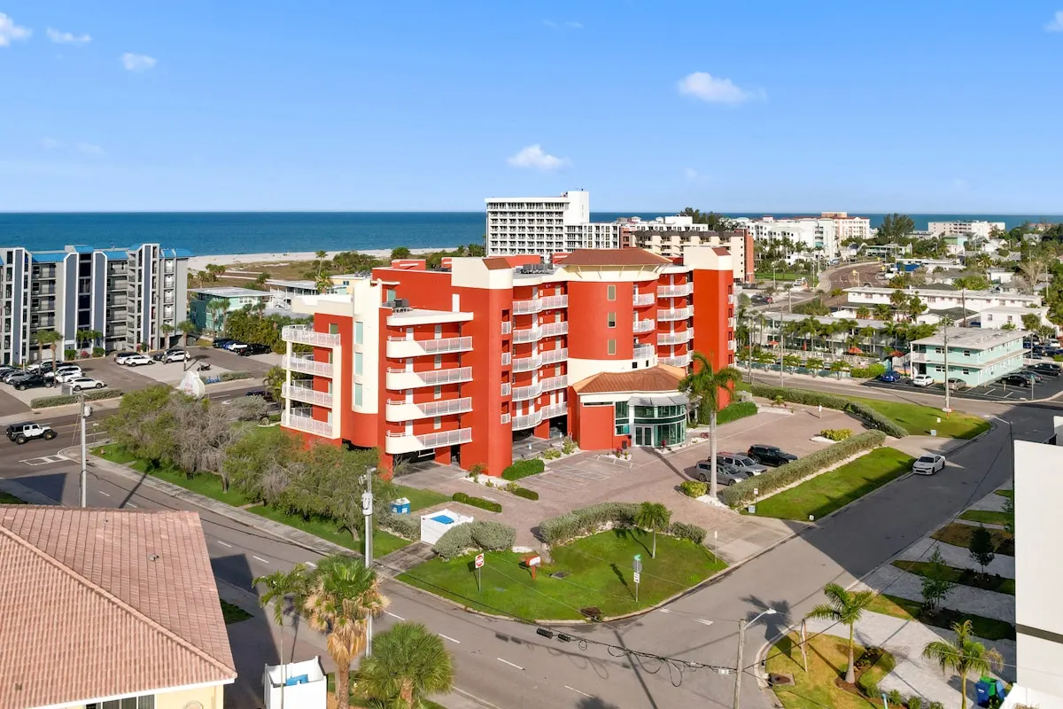 Crystal Palms Beach Resort
