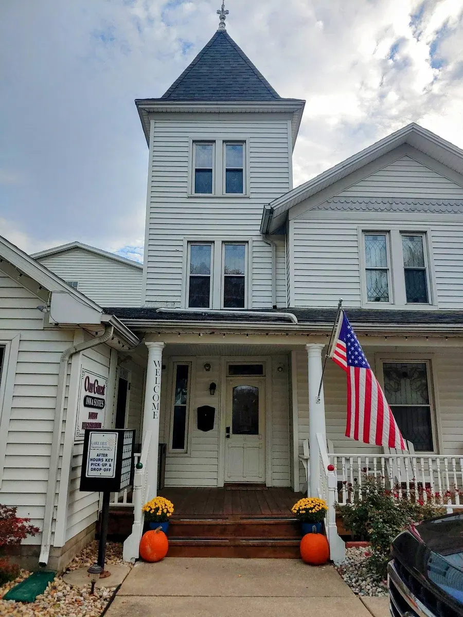 OurGuest Inn & Suites Downtown Port Clinton