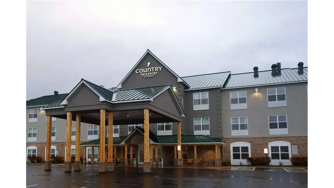 Country Inn & Suites by Radisson, Houghton, MI