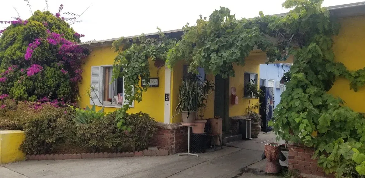 Pavilions Motel