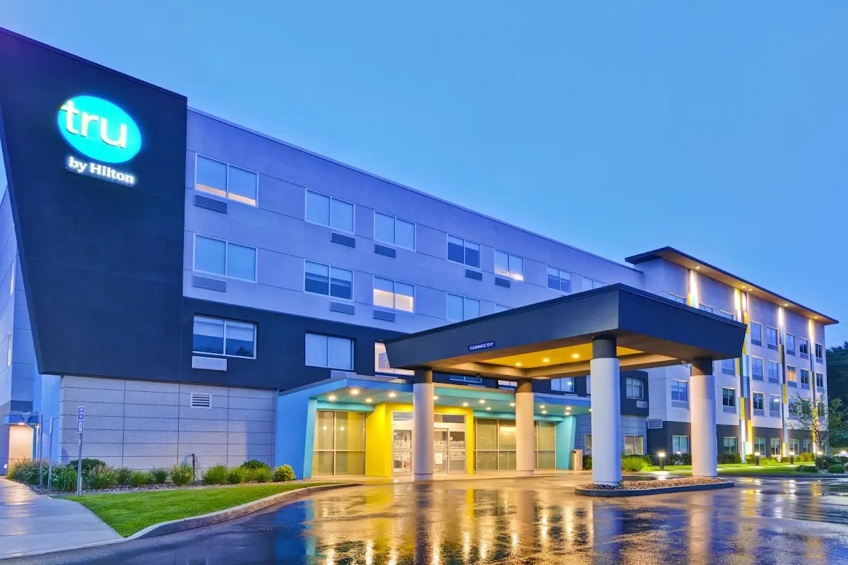 Tru by Hilton Middletown