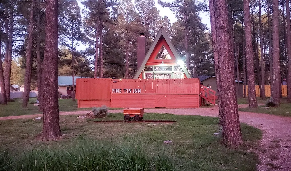 Pine Tin Inn