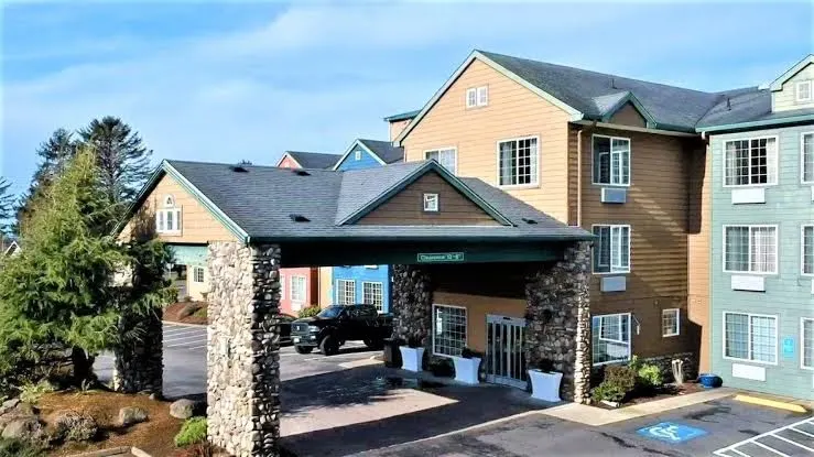 The Ashley Inn & Suites