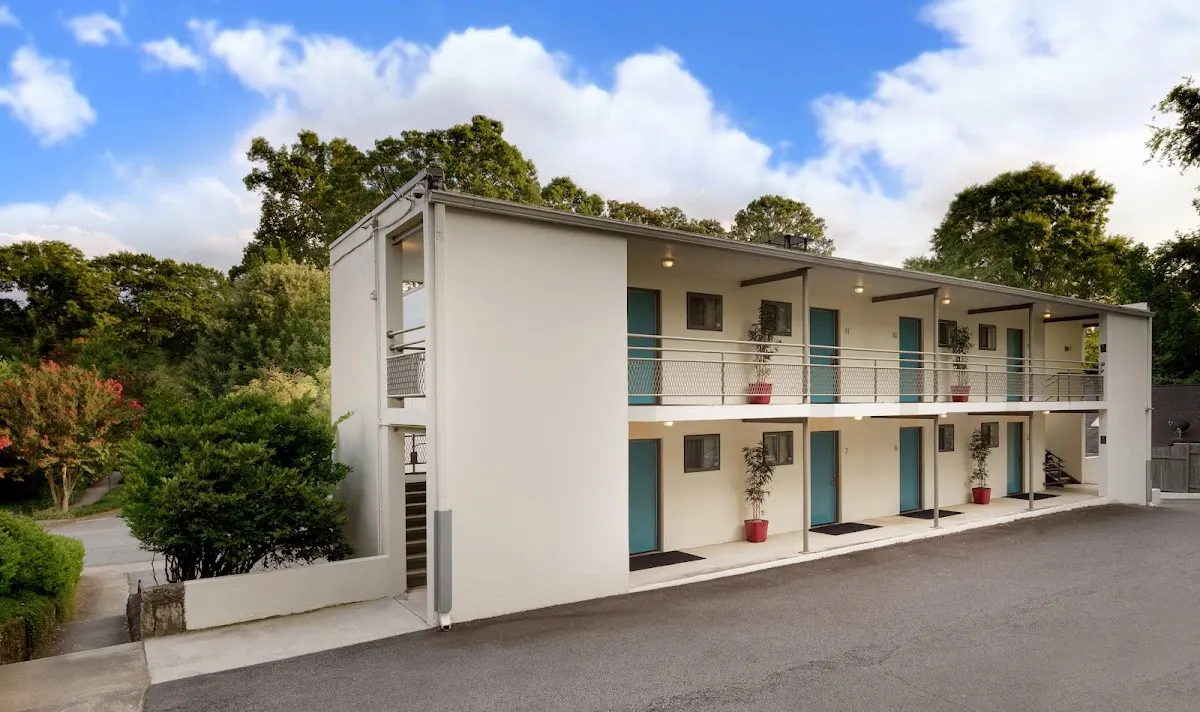 Studios On 25th - Furnished Extended-Stay Apartments / Corporate Apartments / Vacation Rentals
