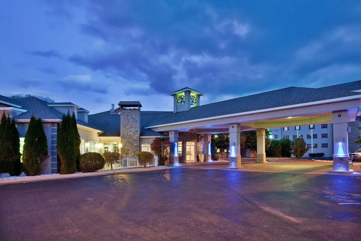 Holiday Inn Express St. Ignace-Lake Front by IHG