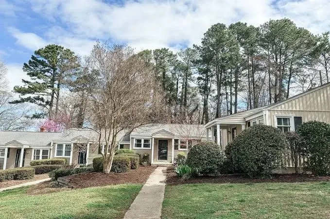 Benny's Bungalow- ITB Five Points End Unit Condo! Family and Pet Friendly