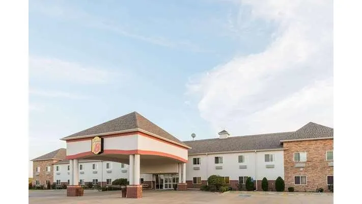 Super 8 by Wyndham Salina