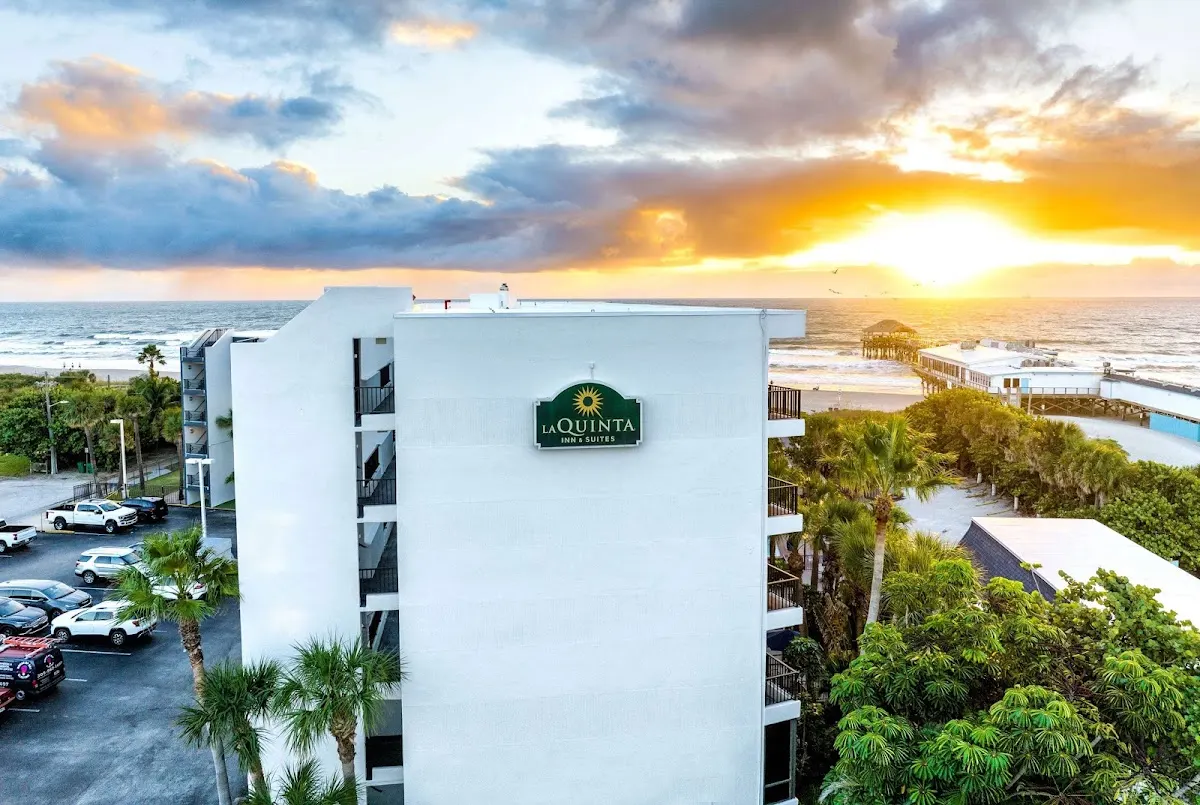 La Quinta Inn & Suites by Wyndham Cocoa Beach Oceanfront