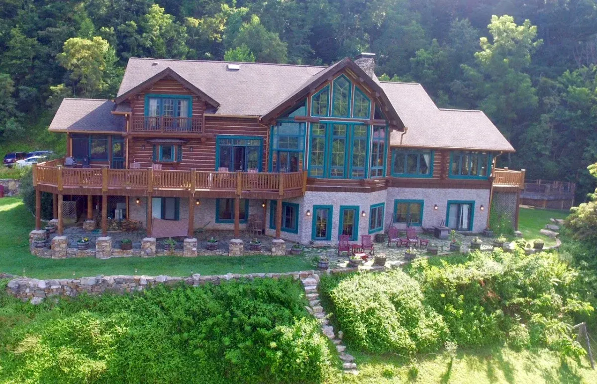 Wildberry Lodge