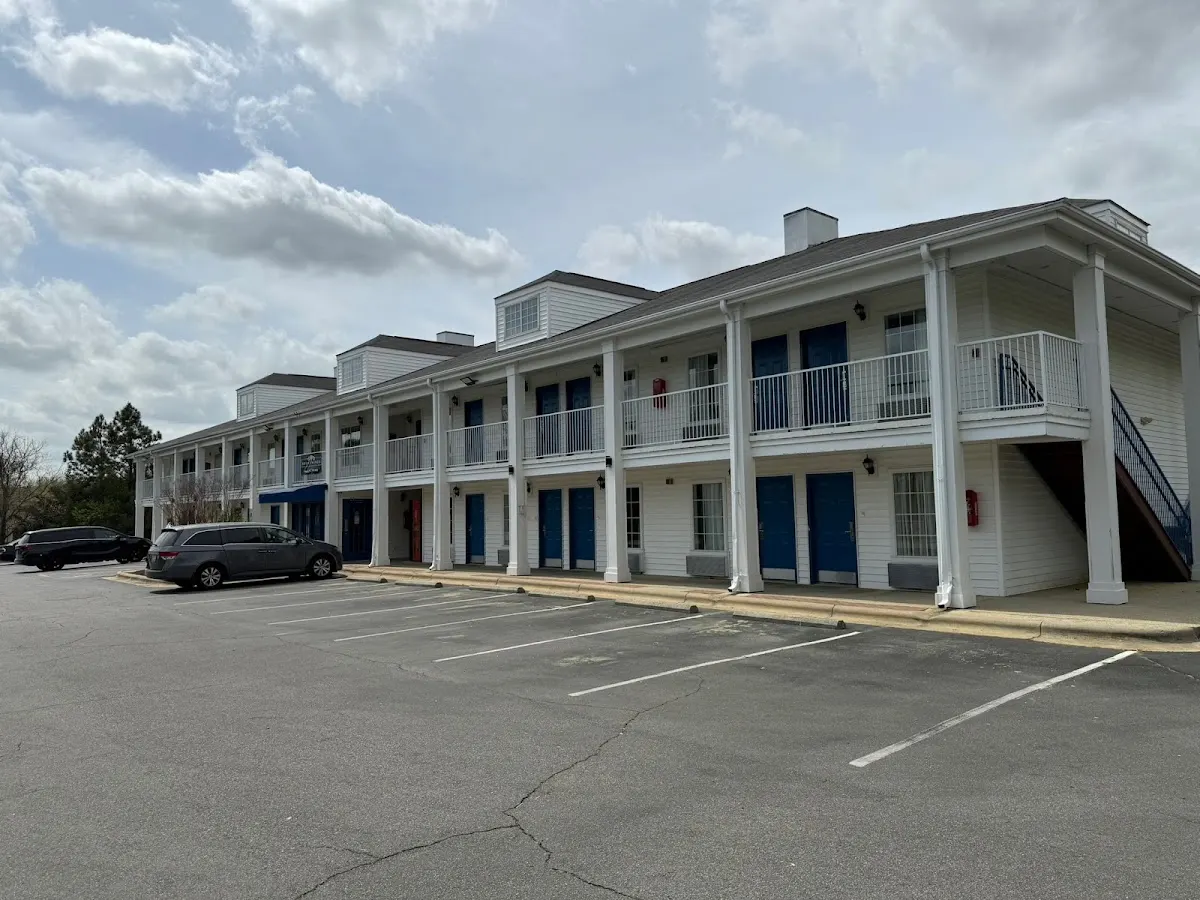 Brentwood Inn and Suites Roanoke Rapids