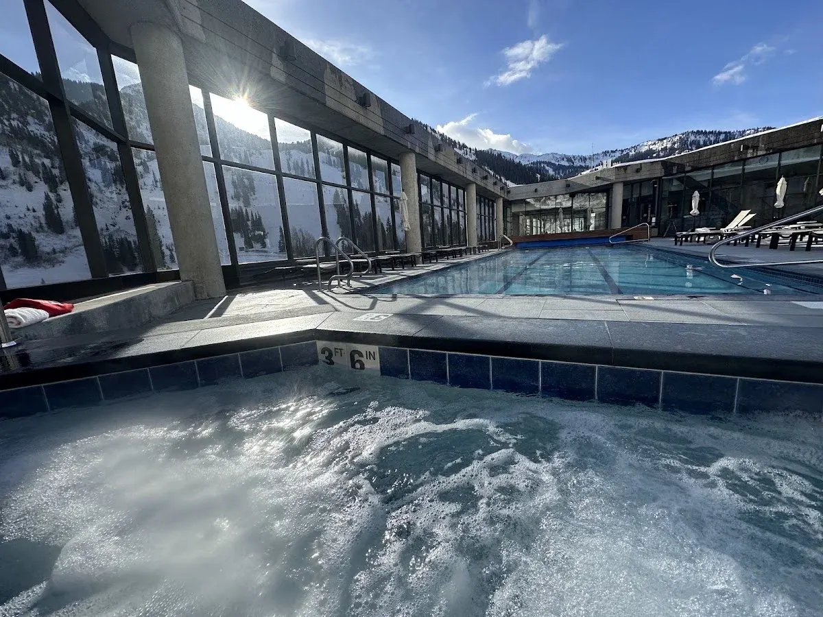 The Cliff Lodge