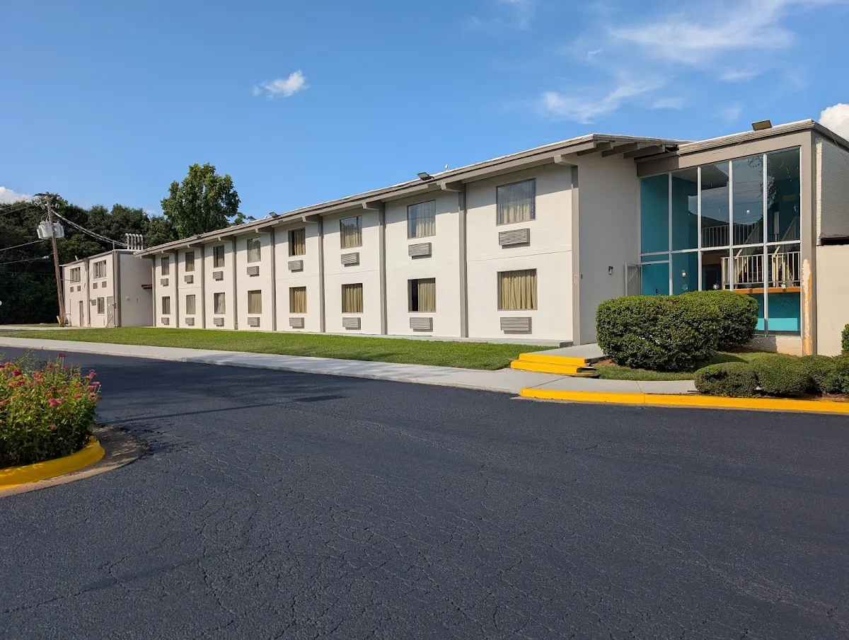 Forsythia Inn