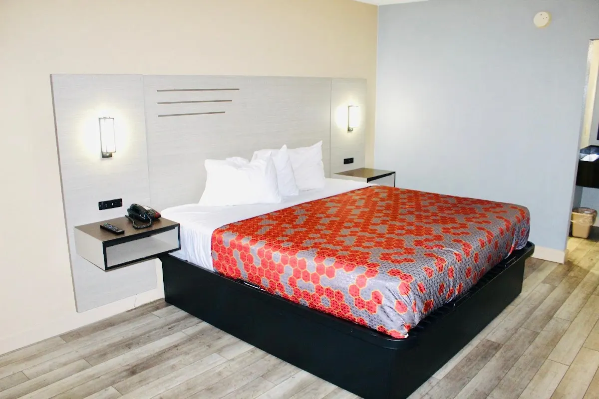 Milan Inn & Suites