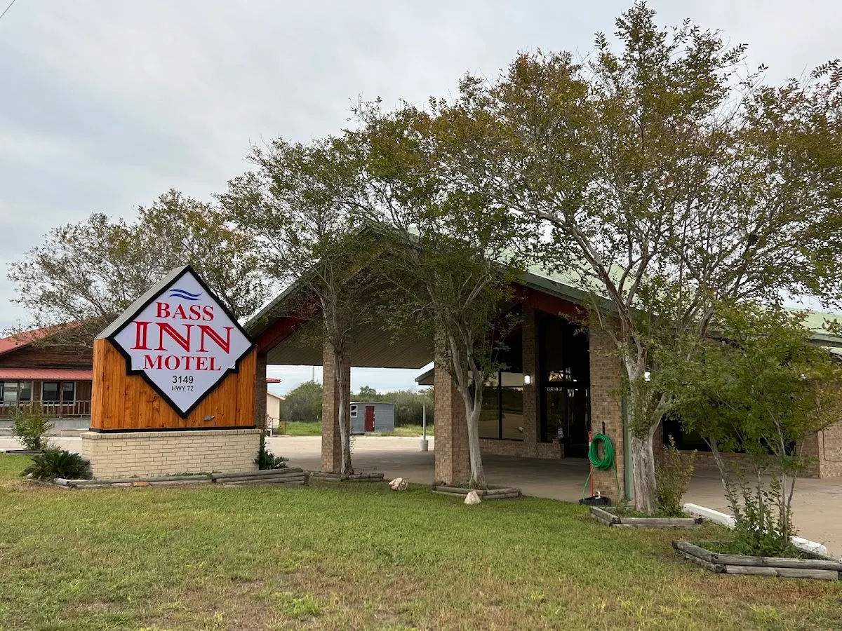Bass Inn - Fishing, Hunting and Oil Field Best Accommodation