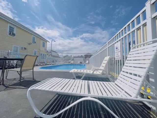 Dry Dock Motel