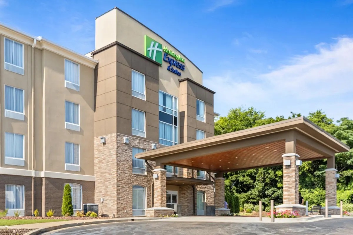 Holiday Inn Express & Suites Starkville by IHG