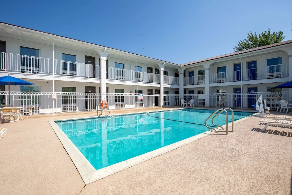 Motel 6 Bryan, TX - University Area