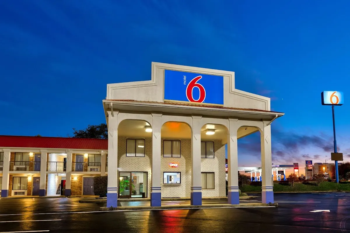 Motel 6 Cookeville, TN