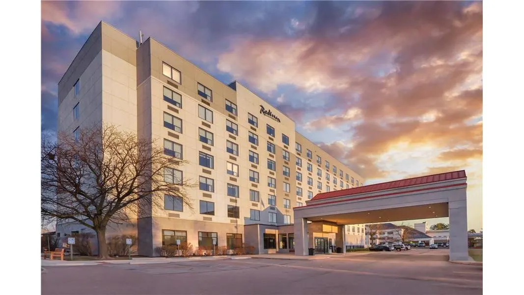 Radisson Hotel Detroit Metro Airport