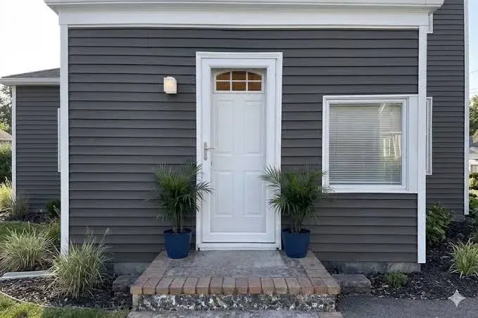Ideal Beach Cottage - The Loveliest Little Property in Town!