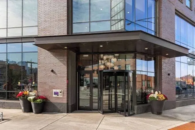 River West 3BR Penthouse Duo: Skyline Comfort
