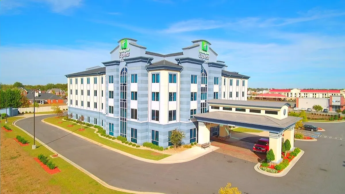 Holiday Inn Express & Suites Warner Robins North West