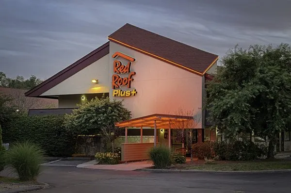 Red Roof PLUS+ West Springfield
