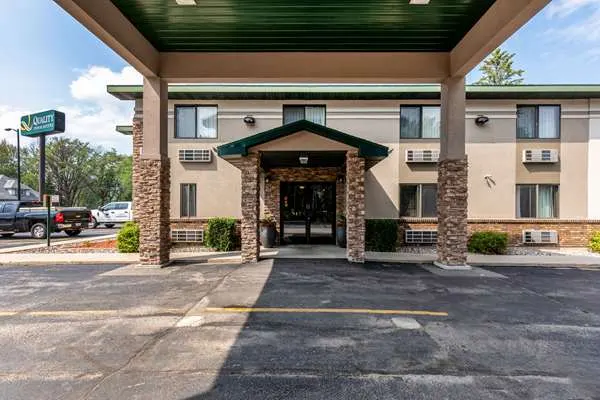 Quality Inn & Suites Marinette