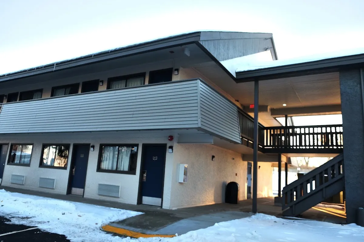 Motel 6 Burnsville, MN
