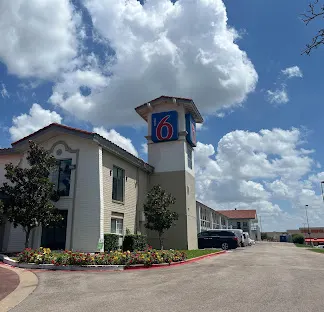 Studio 6 Suites Euless, TX - DFW West