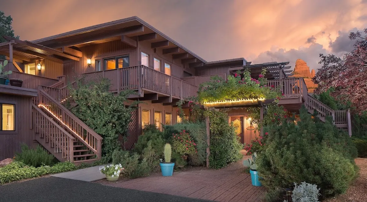 The Joy Sedona | Sedona Views B&B and Luxury Creekside Cabins