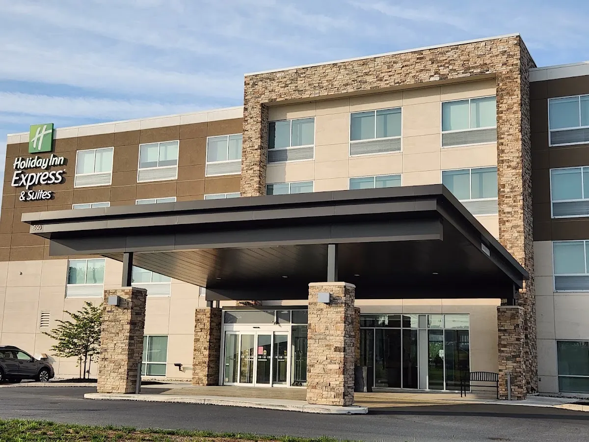 Holiday Inn Express & Suites Lancaster - Mount Joy, an IHG Hotel