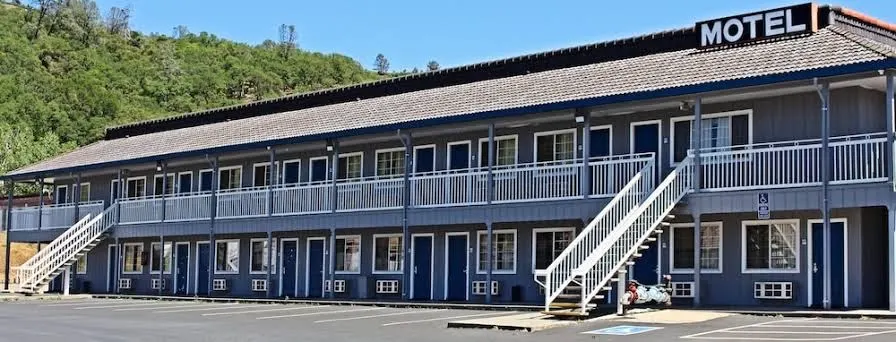 Lake Point Lodge