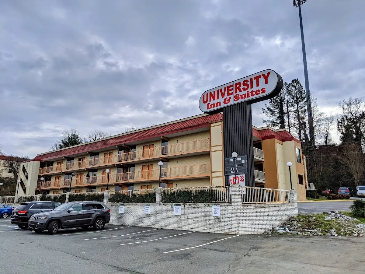 University Inn & Suites