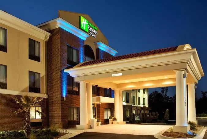 Holiday Inn Express & Suites Picayune