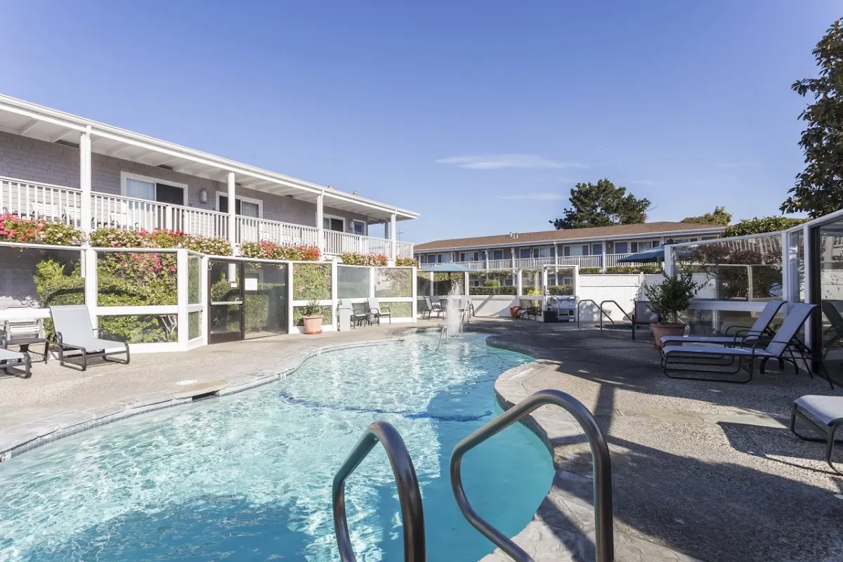 Monterey Bay Lodge