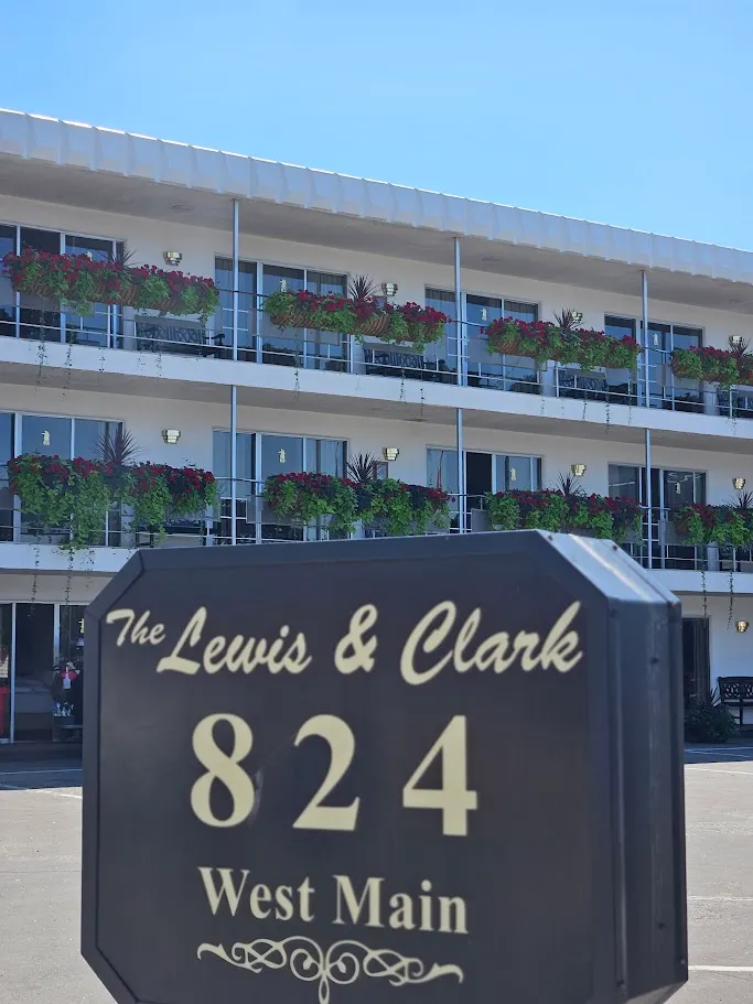 Lewis & Clark Motel