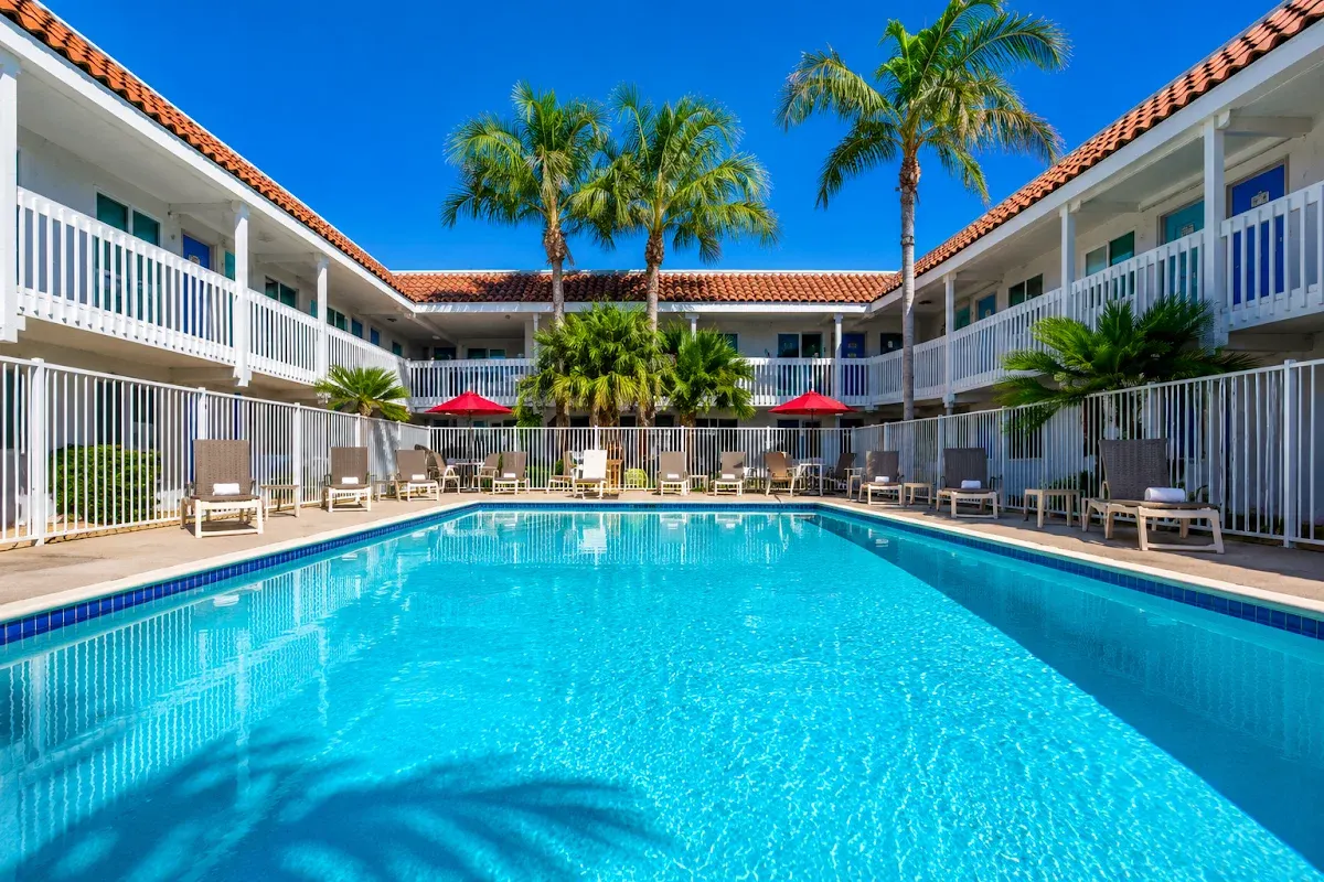 Vagabond Inn Carpinteria, CA - Santa Barbara - South