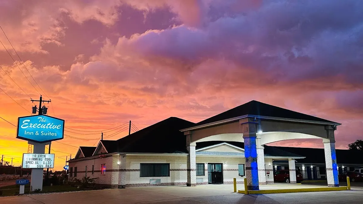 Executive Inn & Suites