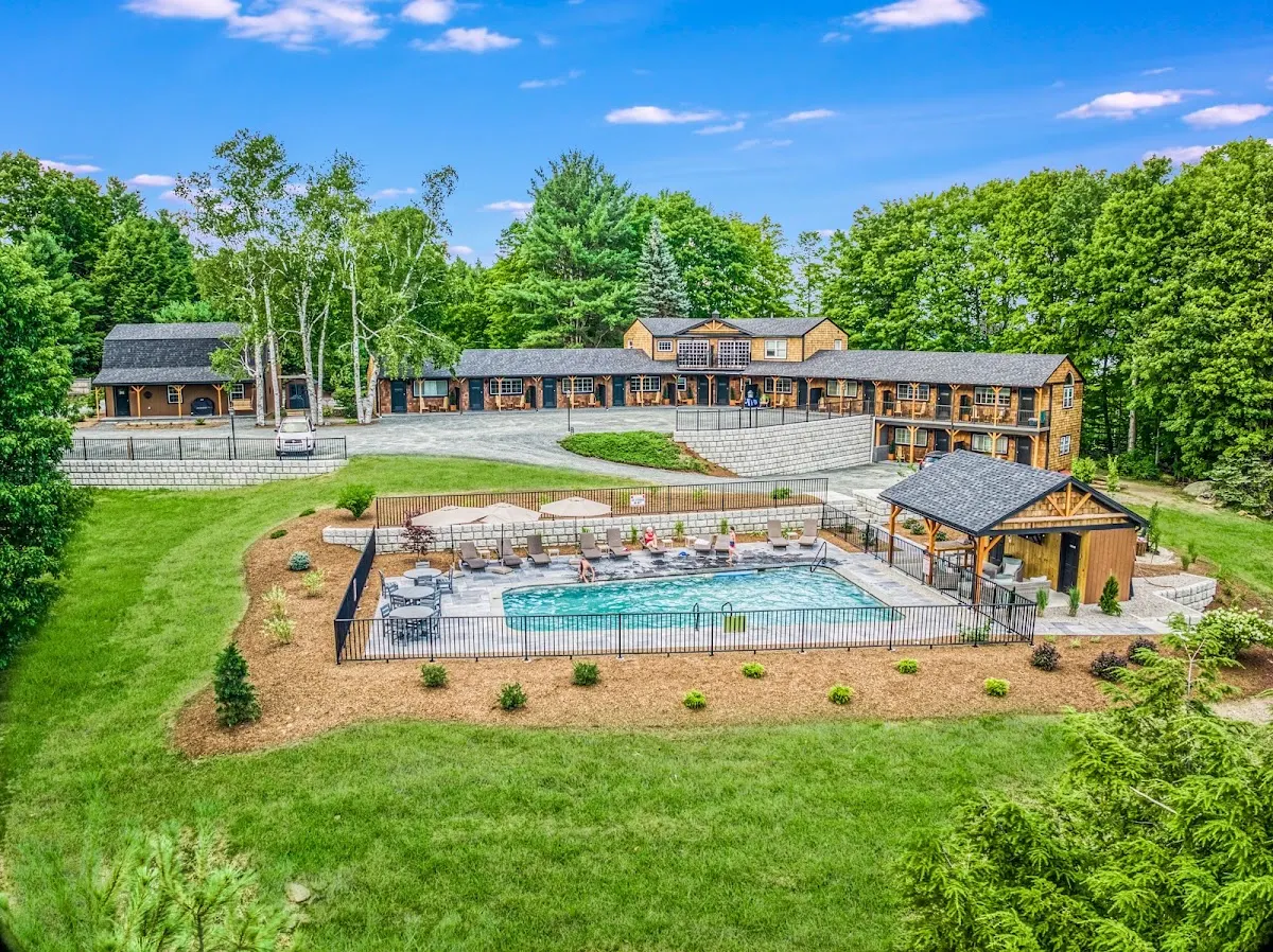 The Lodge by Sunapee Stays